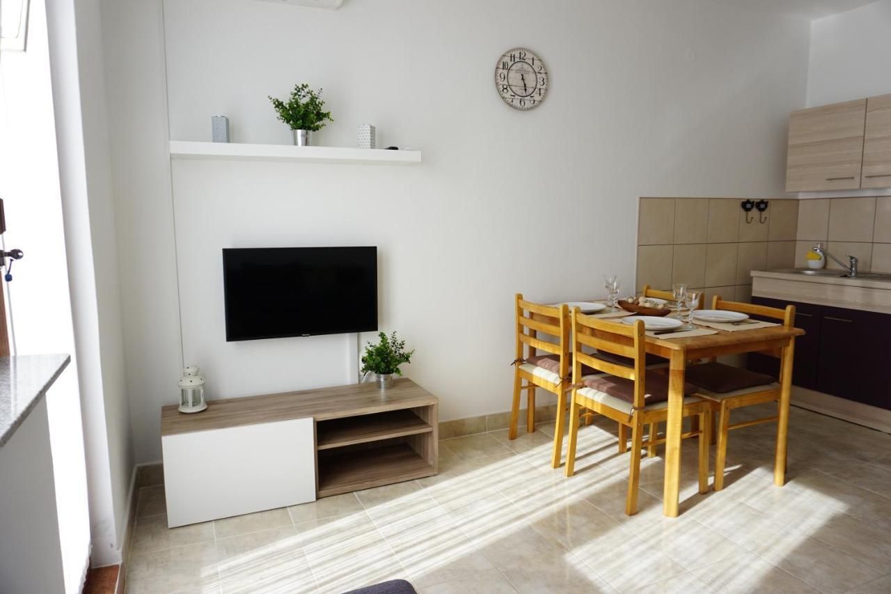 Apartment Jelena Fažana Buitenkant foto